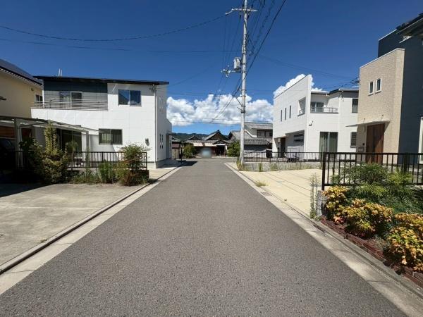 紀の川市北大井の中古一戸建て(前面道路含む現地写真)