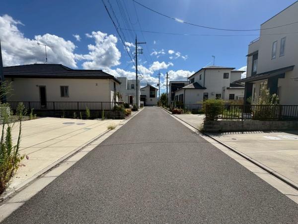 紀の川市北大井の中古一戸建て(前面道路含む現地写真)