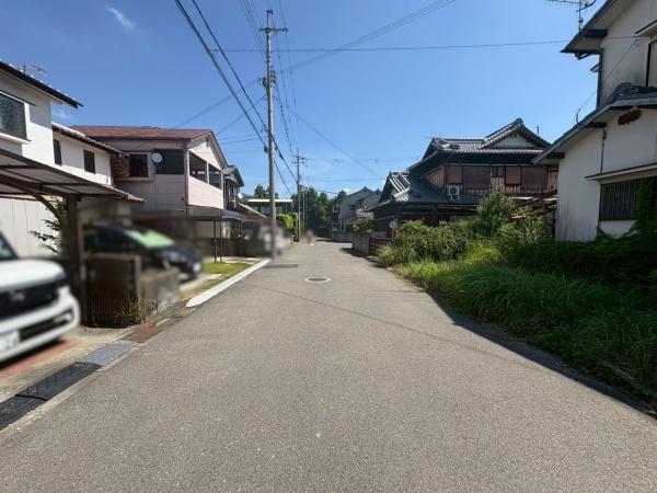 紀の川市貴志川町前田の中古一戸建て(前面道路含む現地写真)