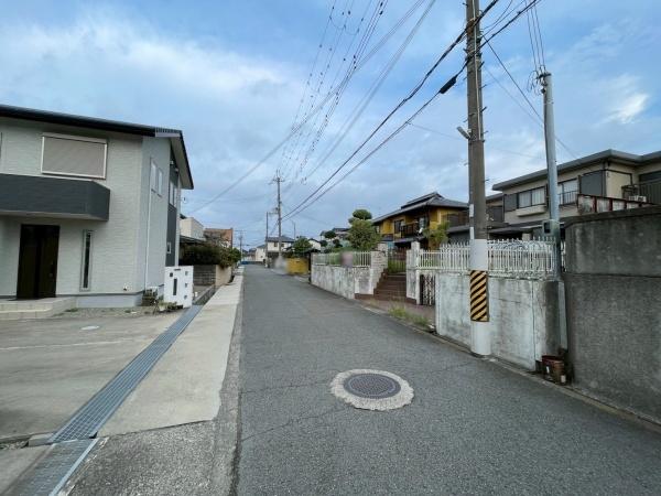 和歌山市府中の中古一戸建て(前面道路含む現地写真)