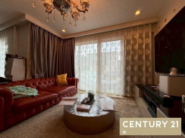 和歌山市栄谷の中古一戸建て(リビング)