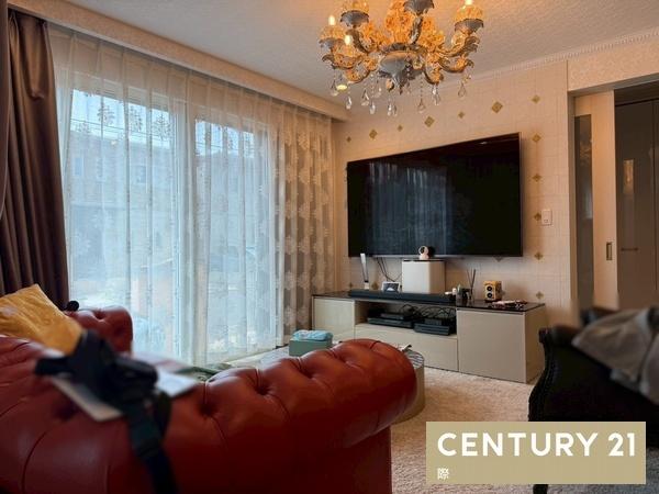 和歌山市栄谷の中古一戸建て(リビング)