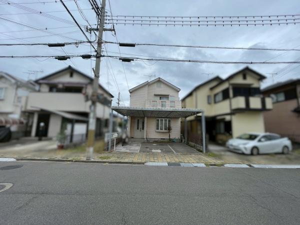 和歌山市西庄の中古一戸建て(前面道路含む現地写真)