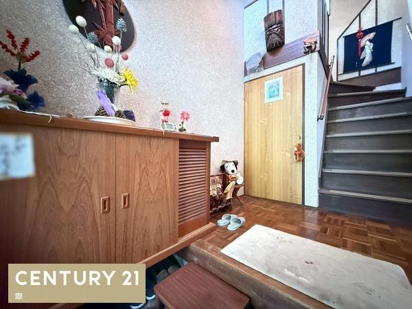 和歌山市日野の中古一戸建て(玄関)