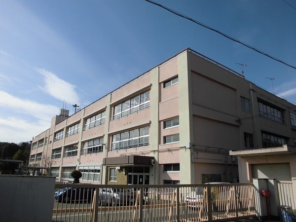 和歌山市寺内の土地(和歌山市立岡崎小学校)
