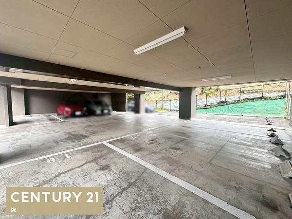 シャルマンフジ橋本三石台(駐車場)