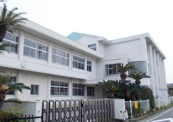 紀の川市貴志川町尼寺の土地(紀の川市立中貴志小学校)