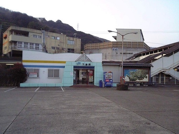 ヒュース下津(下津駅(JR紀勢本線))