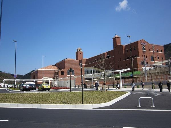 アリストふじと台ステーションファースト(和歌山大学前駅(南海南海本線))