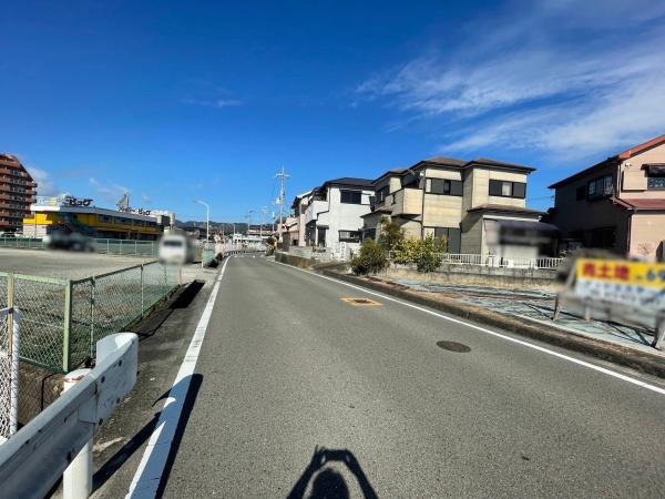 岩出市西国分　土地