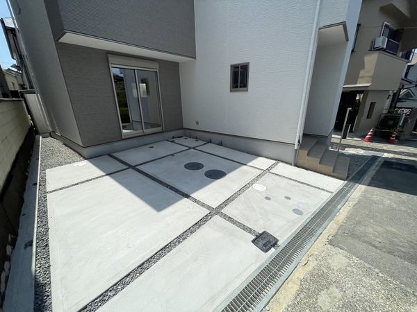 堺市西区上野芝向ヶ丘町4丁　新築一戸建て