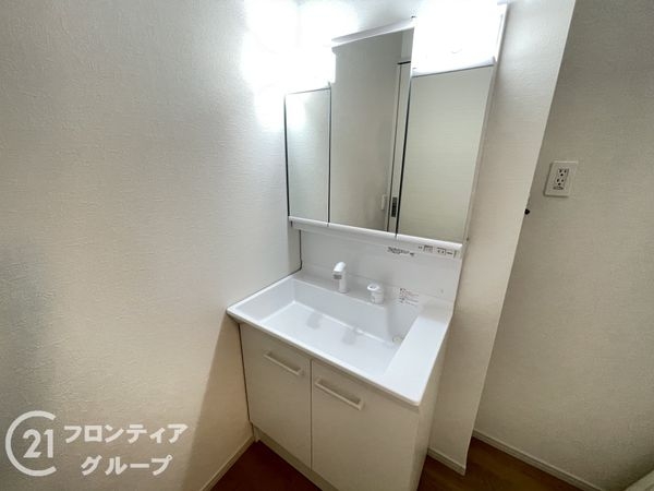 堺市西区上野芝向ヶ丘町4丁　新築一戸建て