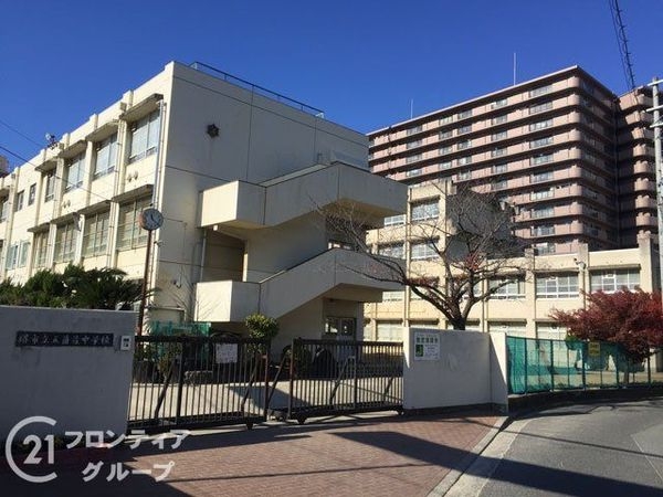 堺市北区常磐町２丁の中古一戸建て(堺市立五箇荘中学校)