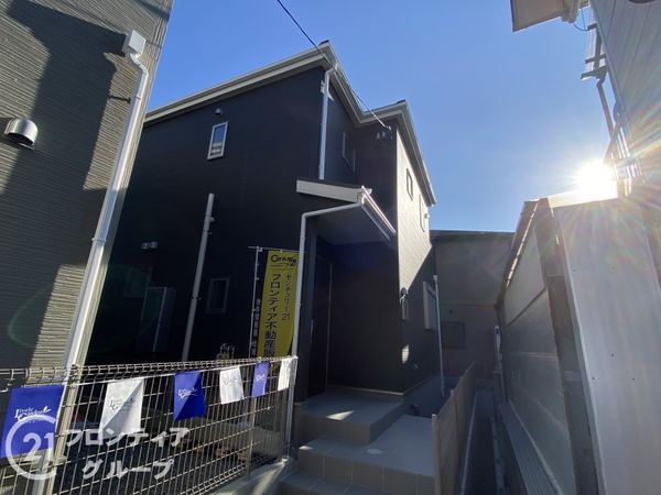 堺市西区平岡町　新築一戸建て　２号棟