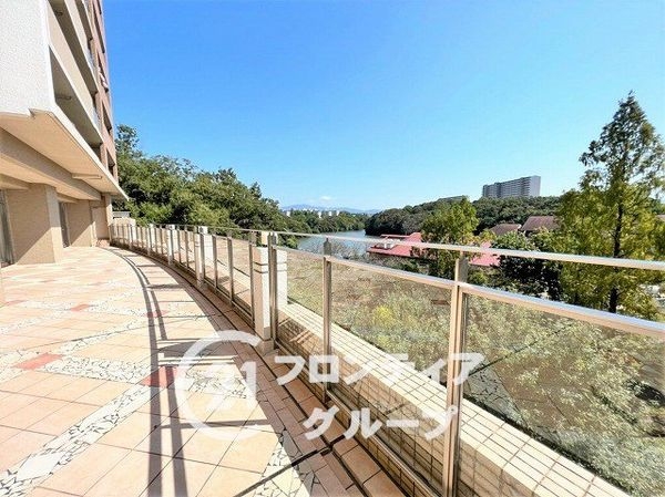 ロイヤルアーク泉ヶ丘　中古マンション