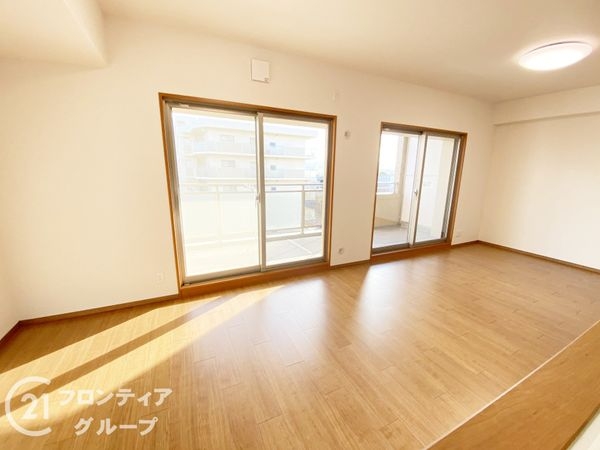 ロイヤルシャトー泉ヶ丘　中古マンション