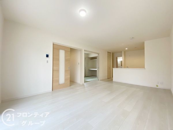 岸和田市三田町　新築一戸建て　８期　１号棟