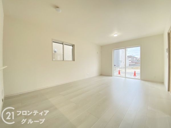 岸和田市三田町　新築一戸建て　８期　１号棟