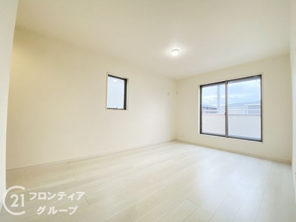 岸和田市三田町　新築一戸建て　８期　２号棟