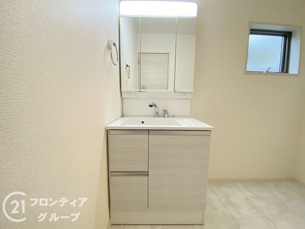 岸和田市三田町　新築一戸建て　８期　２号棟