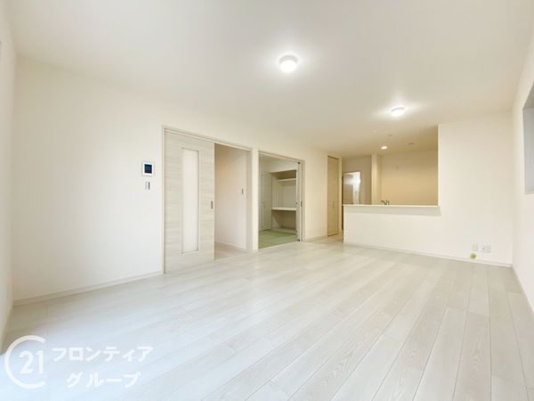 岸和田市三田町　新築一戸建て　８期　２号棟