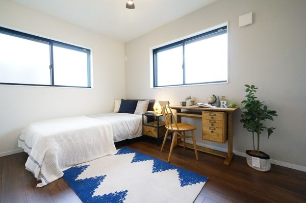 FrontierGardens　堺市堺区中田出井町２丁　…
