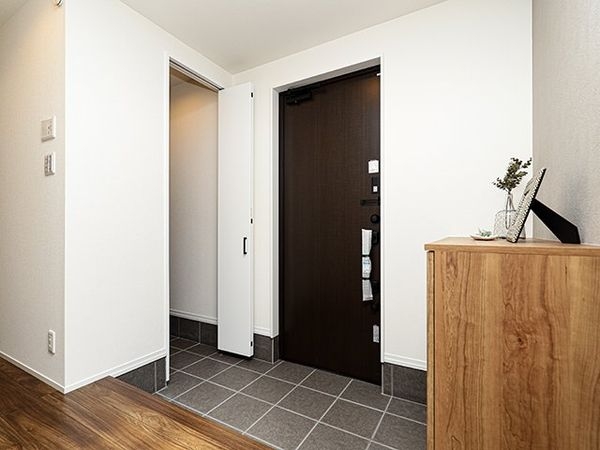 FrontierGardens　堺市堺区中田出井町２丁　…