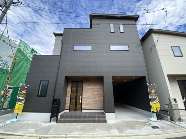 FrontierGardens　堺市堺区中田出井町２丁　…
