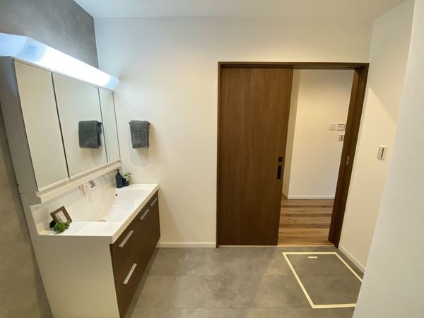 FrontierGardens　堺市堺区中田出井町２丁　…