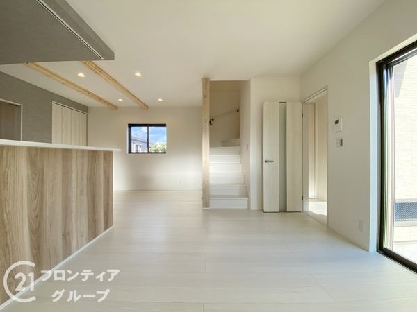 堺市西区上野芝向ヶ丘町２丁　新築一戸建て