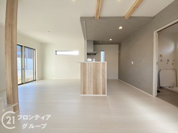 堺市西区上野芝向ヶ丘町２丁　新築一戸建て