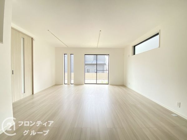 堺市西区家原寺町１丁　新築一戸建て　B号棟