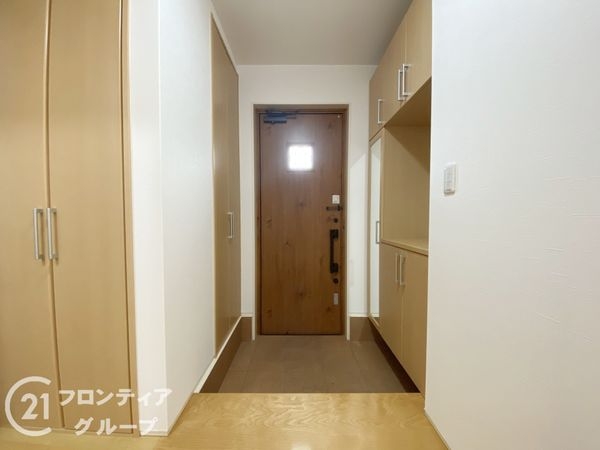 堺市東区大美野の中古一戸建て(玄関)