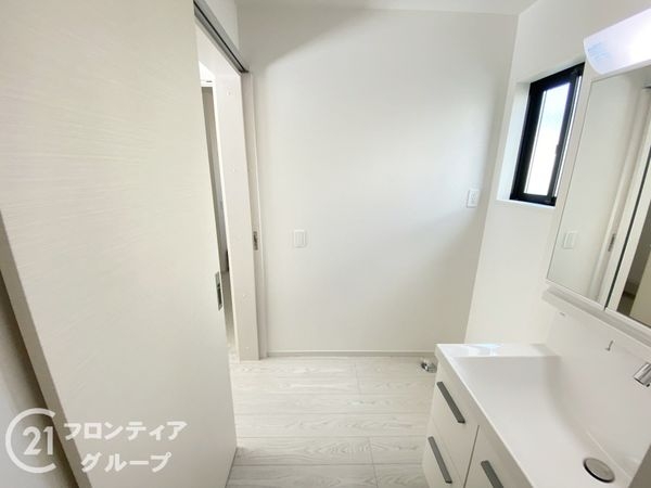 堺市北区南花田町　新築一戸建て　１期　2号棟