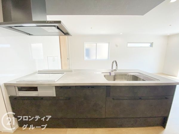 堺市西区上野芝町７丁　新築一戸建て　２号棟