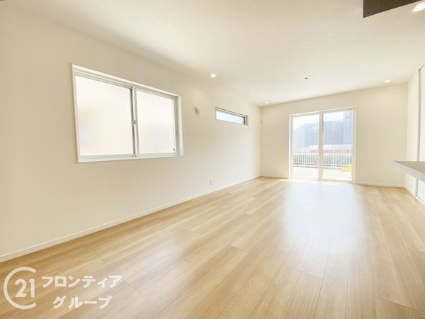 堺市西区上野芝町７丁　新築一戸建て　２号棟