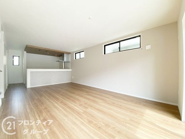堺市堺区緑町2丁 新築一戸建て 1期 2号棟(リビング)