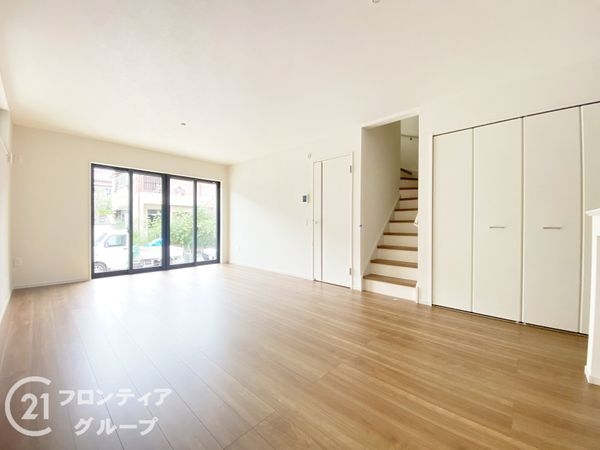 堺市堺区緑町2丁 新築一戸建て 1期 2号棟(リビング)