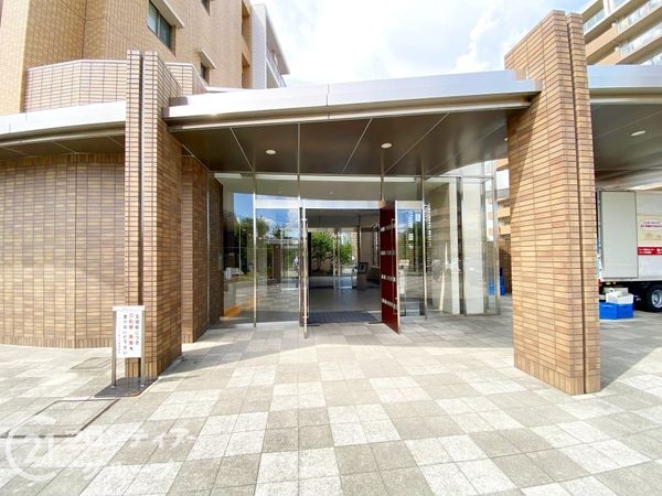 ヴユーイスト泉ヶ丘 中古マンション(エントランス)