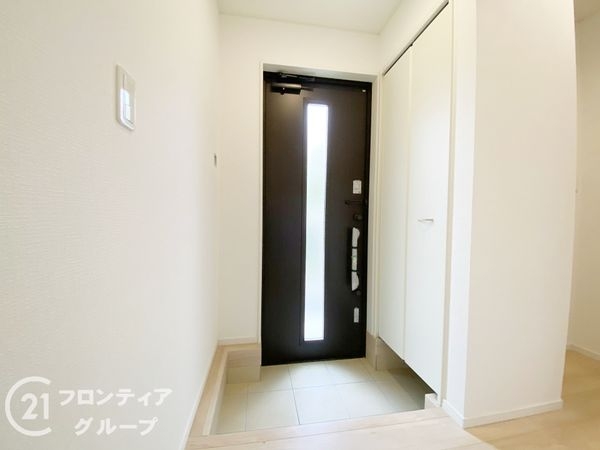 堺市東区高松 新築一戸建て 第1 2号棟(玄関)