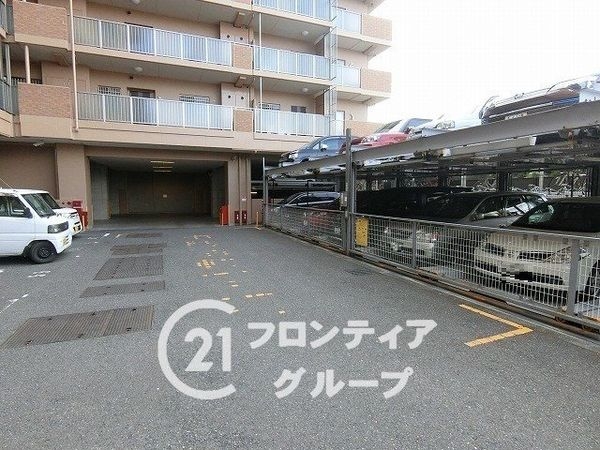 ソフィア泉ヶ丘パークヴェール 中古マンション(駐車場)