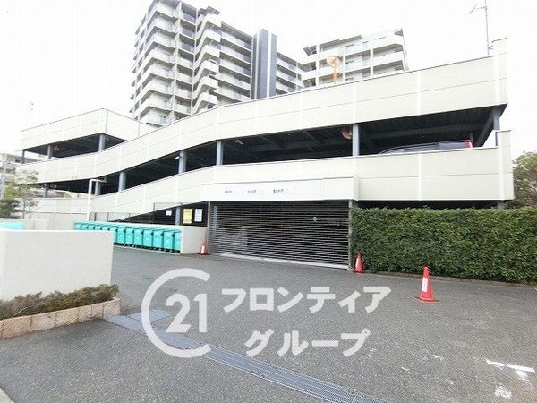 デュオス北花田 中古マンション(駐車場)