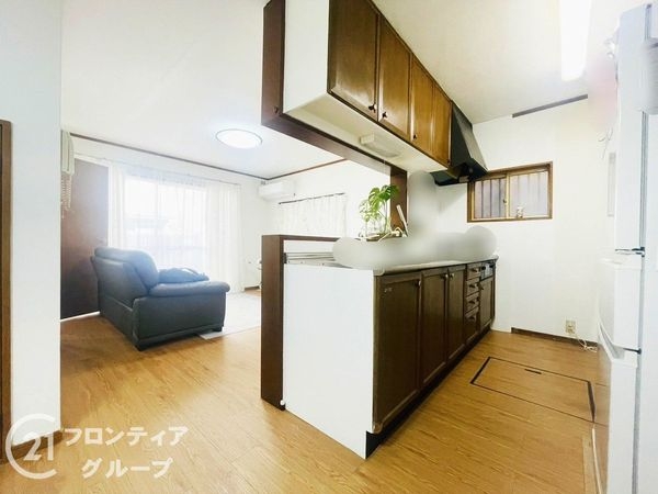 堺市中区楢葉の中古一戸建て(リビング)