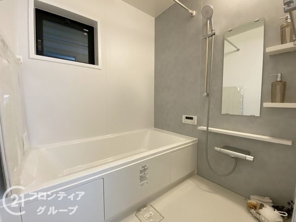 堺市西区鳳中町８丁　中古一戸建て