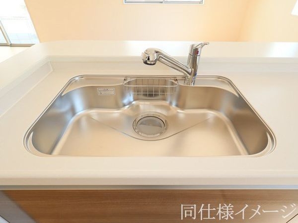 岸和田市並松町　新築一戸建て　２号棟