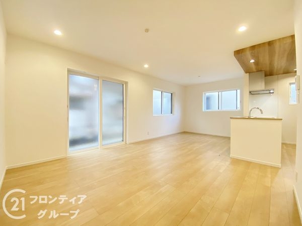 堺市西区浜寺諏訪森町西４丁　新築一戸建て　全１区画