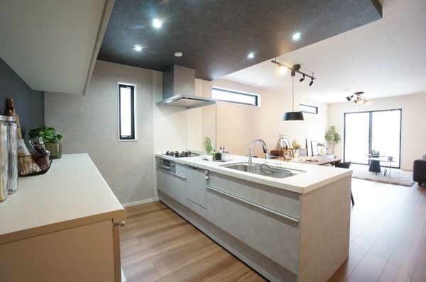 FrontierGardens　堺市北区中百舌鳥町１丁　…