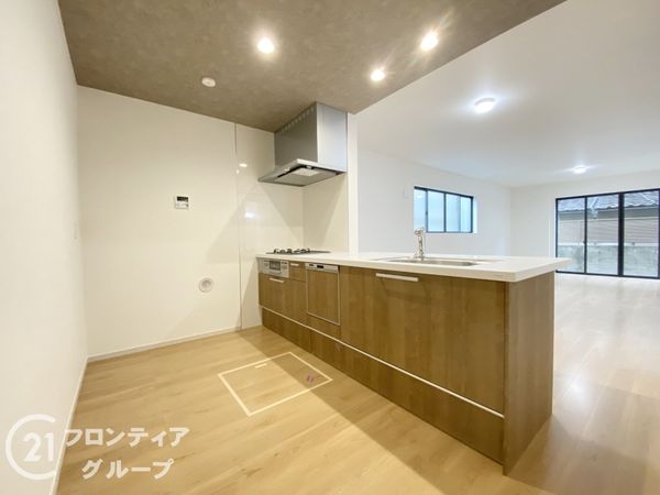 堺市西区浜寺諏訪森町東３丁　新築一戸建て　１期　２号棟