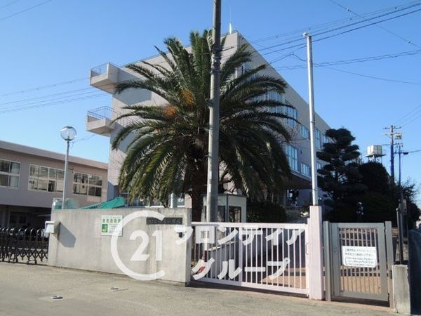 堺市美原区平尾　新築一戸建て　３期　３号棟(堺市立平尾小学校)
