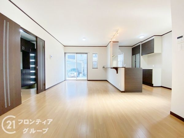 堺市西区草部　中古一戸建て